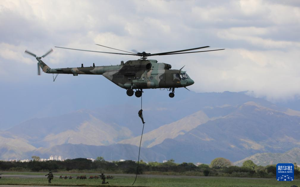 馬杜羅：委內瑞拉空軍應時刻準備保衛國家   