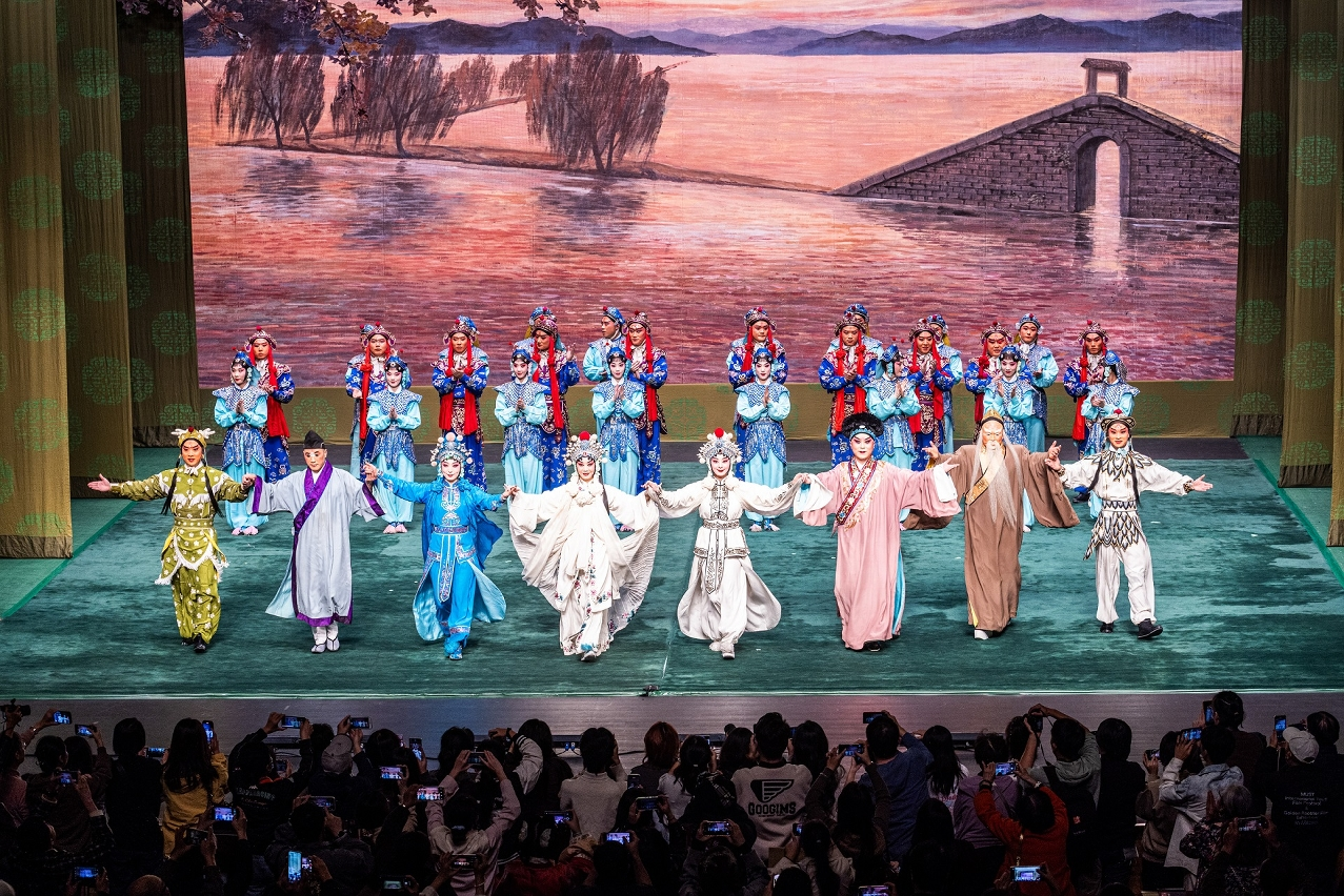 中華文化演出季好戲連台     《霸王別姬》及《花木蘭》門票昨起開售