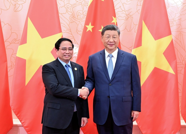 習近平會見越南總理範明政   