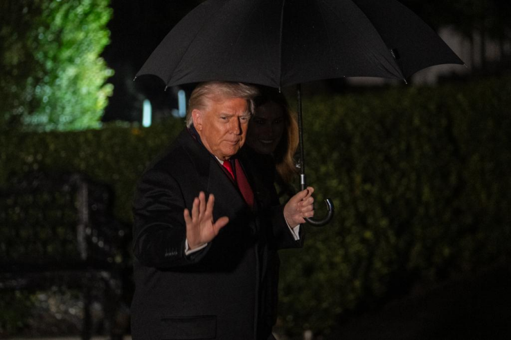 特朗普：將“很快”對委“販毒集團”發動地面打擊   