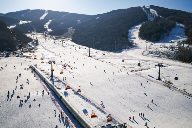 普及冰雪運動 鼓勵帶薪休假     吉林設立“冰雪假期”